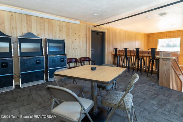 285 N Main St, Thayne, WY 83127
